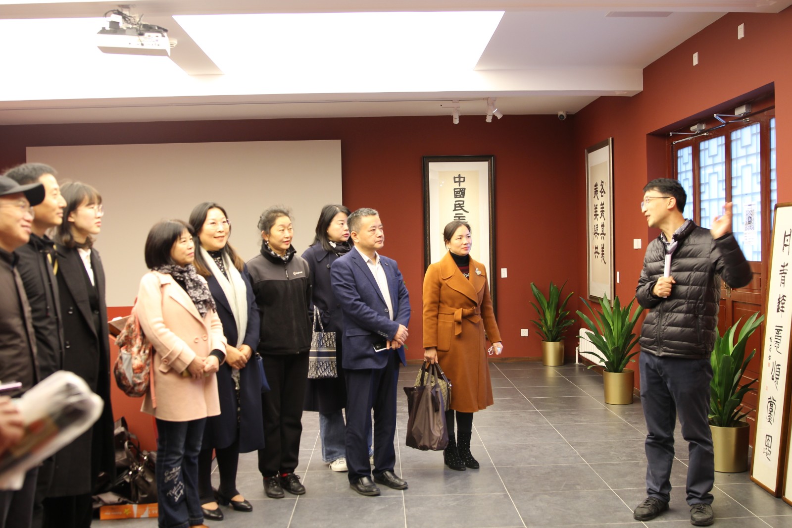 民盟海淀区委赴民盟中央参观喜迎二十大携手新征程盟员书画作品展